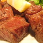 大阪市都島区　『ビフテキ　ファイヤープレート』　サーロインステーキ定食安くておいしいですね～～