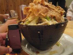 麺屋　武士道　ラーメンの大きさ携帯比較