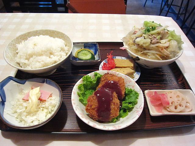 豚汁（中）定食　５５０円