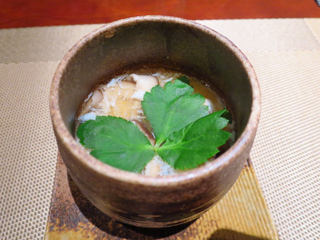 肉 阿久 (にく あきゅう) 秋茄子と蟹の茶椀蒸し