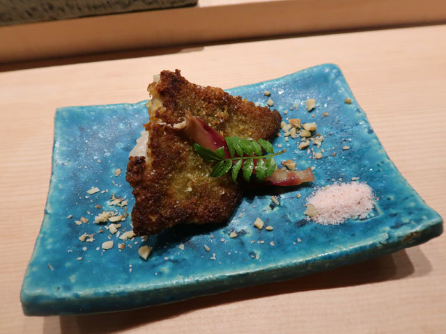 鮨しゅんぺい 甘鯛の昆布パン粉焼き