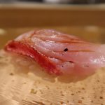 福島『鮨まつやま』Ⅼ字型カウンターで職人さんの握るお寿司がリーズナブルな価格で食べれます。